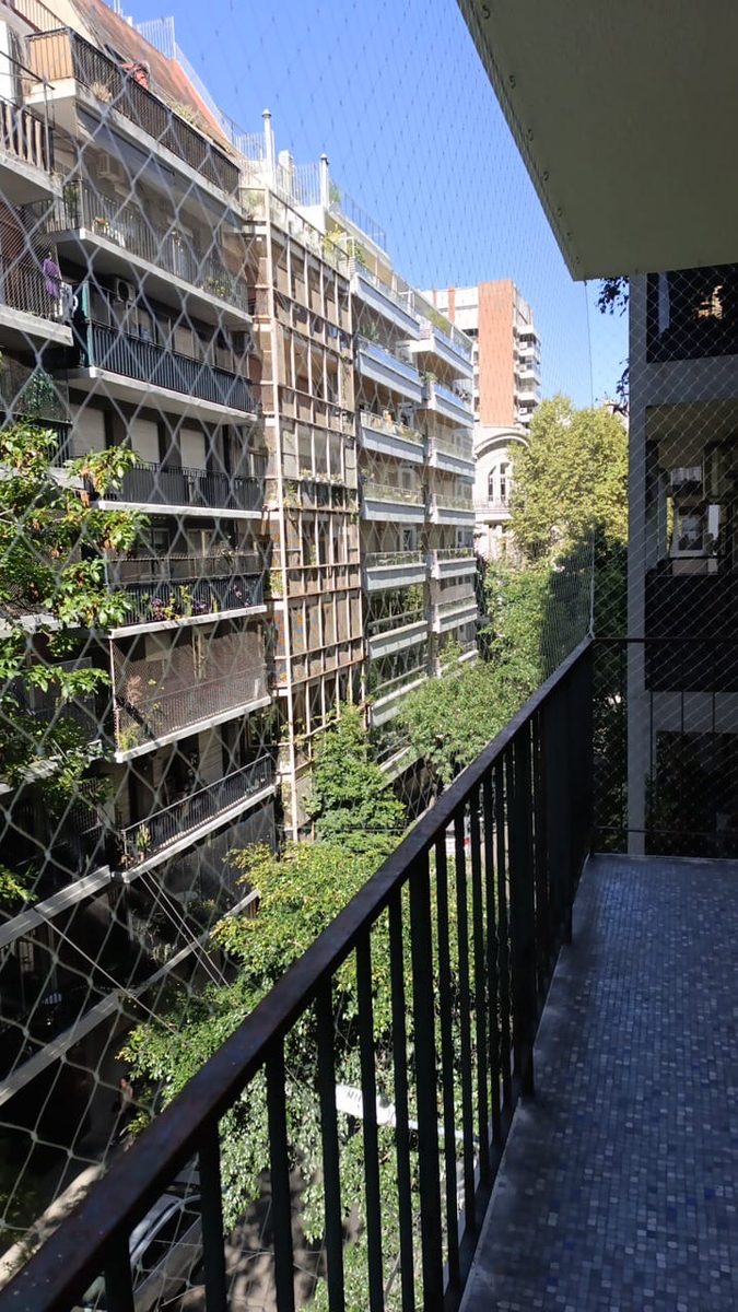 Instalación de red de seguridad en balcón de Palermo, CABA