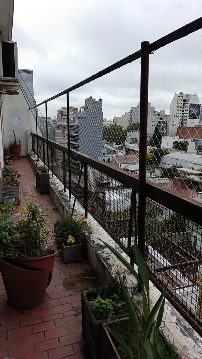 Red de seguridad en terraza de San Telmo, CABA